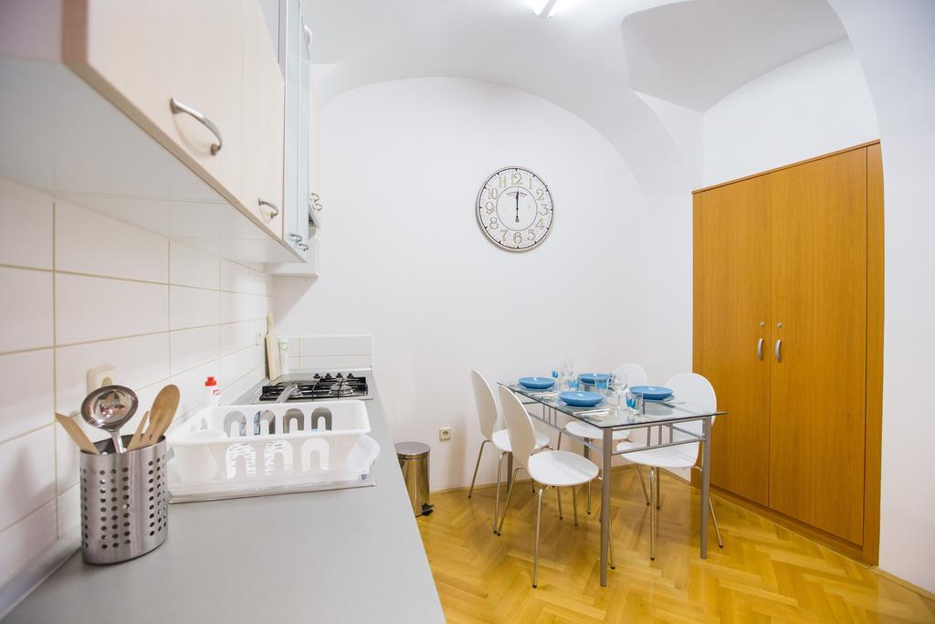 Apartman Kaptol ซาเกร็บ ภายนอก รูปภาพ